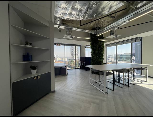 1,770M² OFFICE TO LET IN SANDOWN
